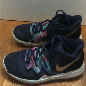 Boys Nike Kyrie 5 sneakers